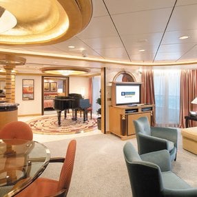 Kommen Sie an Bord der undefined und entdecken Sie eine der 119 Kabinenkategorien auf insgesamt 14 Decks die für 4000 Passagiere Platz bieten. Wählen Sie Ihre Traumkabine und fühlen Sie sich auf Ihrer Kreuzfahrt an Bord der undefined wie Zuhause!